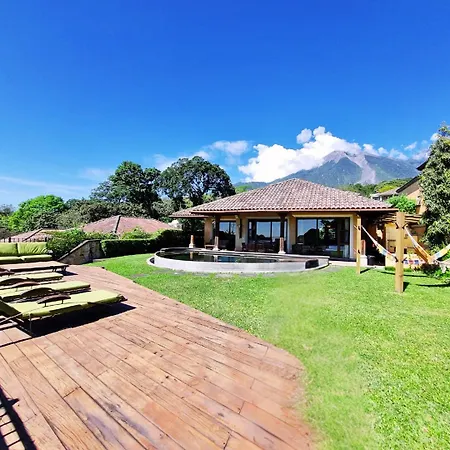 Cozy Villa La Casa Del Volcan En La Reunion Antigua Guatemala